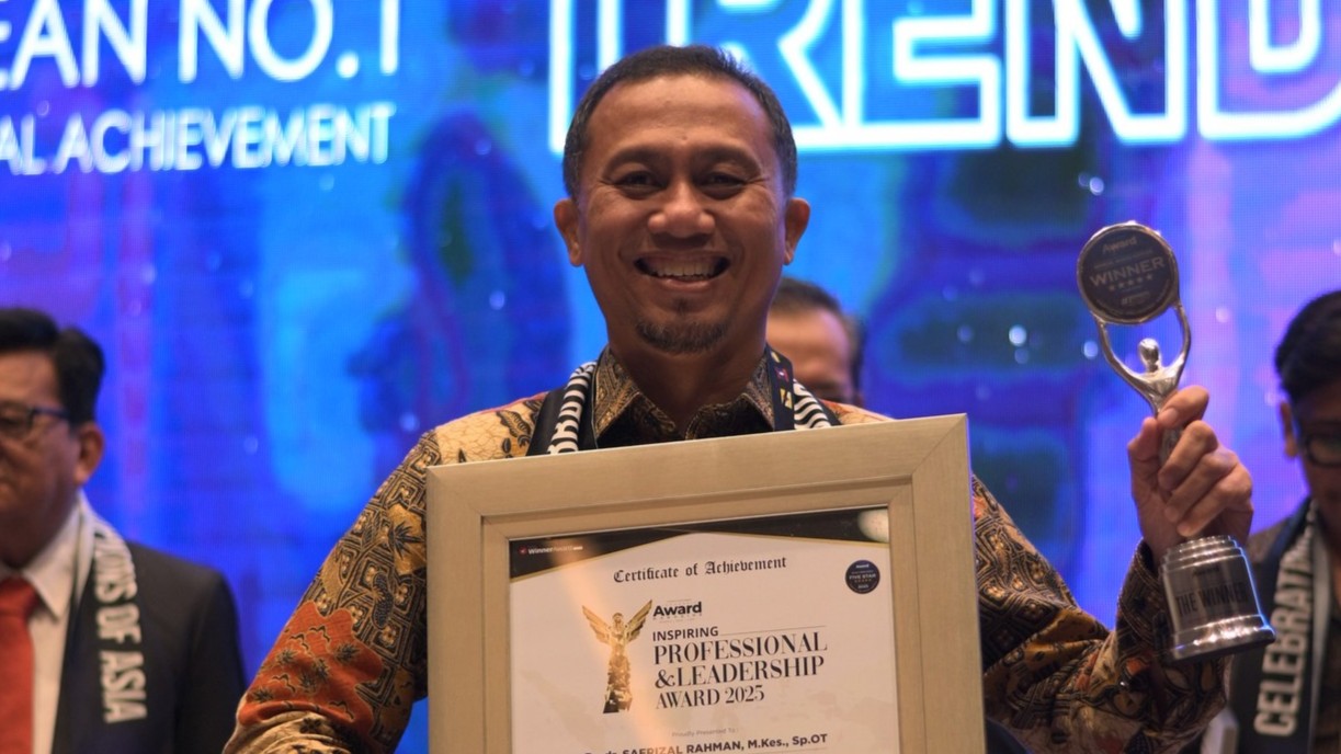 Fakultas Kedokteran Universitas Syiah Kuala Mencetak Sejarah di Panggung Nasional: Sorotan Prestasi dan Penghargaan Bergengsi di 3.0 Award Trends Summit 2025